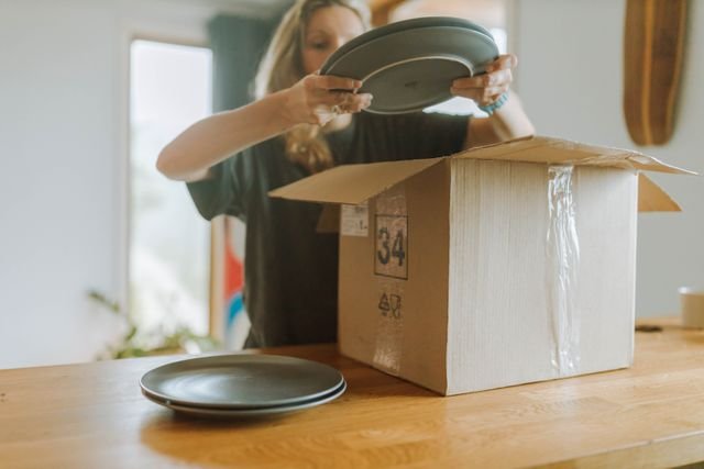 Safely Pack Kitchen Appliances and Fragile Dishware for a Move