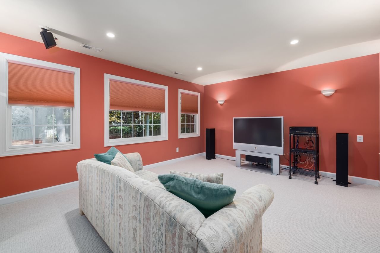Home entertainment space